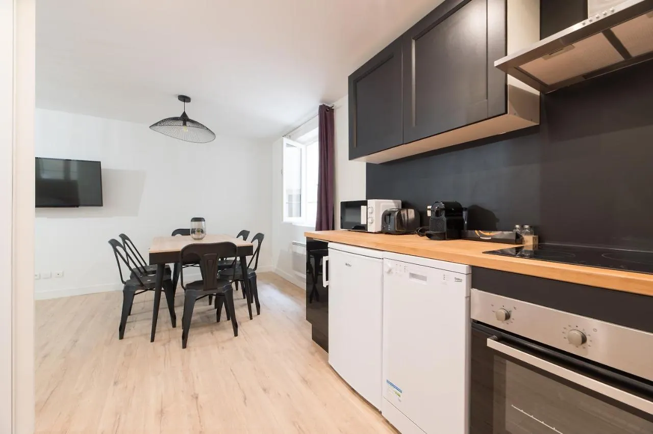 Apartment Poncelet *